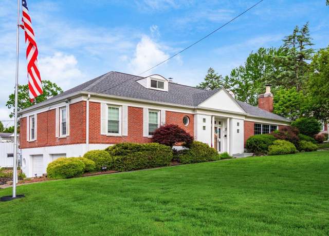 Property at 2727 Dresden Rd, Zanesville, OH 43701, 4 beds, 3 baths
