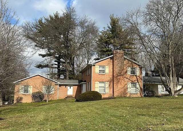 Property at 1139 Chelmsford St NW, North Canton, OH 44720, 4 beds, 4 baths