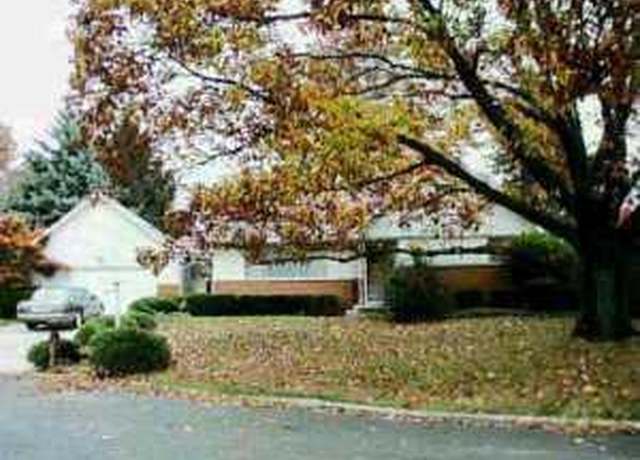 Property at 11608 Meadow Ave, Pickerington, OH 43147, 4 beds, 2 baths