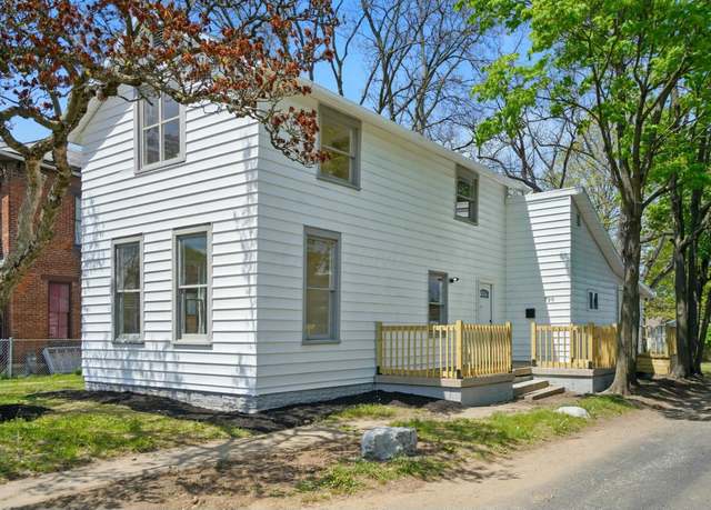 Property at 720 W Columbia St, Springfield, OH 45504, 3 beds, 1 bath