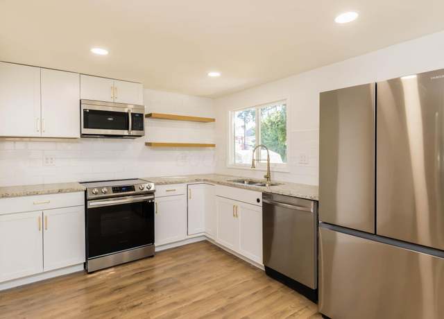 Property at 1718 S 3rd St, Columbus, OH 43207, 3 beds, 2 baths