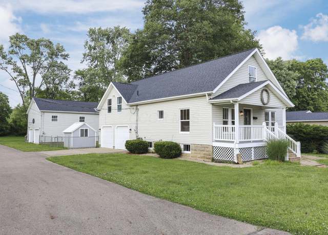 Property at 156 E Postal Ave, Newark, OH 43055, 4 beds, 1.5 baths