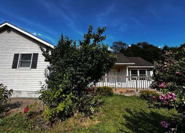 Property at 8850 Licking Valley Rd, Frazeysburg, OH 43822, 3 beds, 3 baths