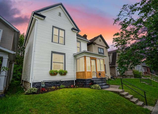 Property at 976 Oakwood Ave, Columbus, OH 43206, 3 beds, 1.5 baths