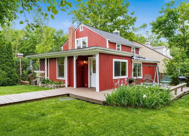 Property at 796 Mulberry Dr, Columbus, OH 43235, 3 beds, 2 baths