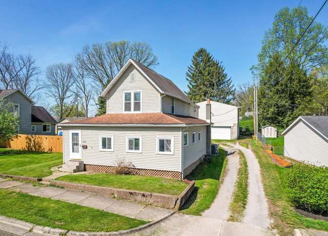 Property at 425 N 11th St, Newark, OH 43055, 3 beds, 1 bath