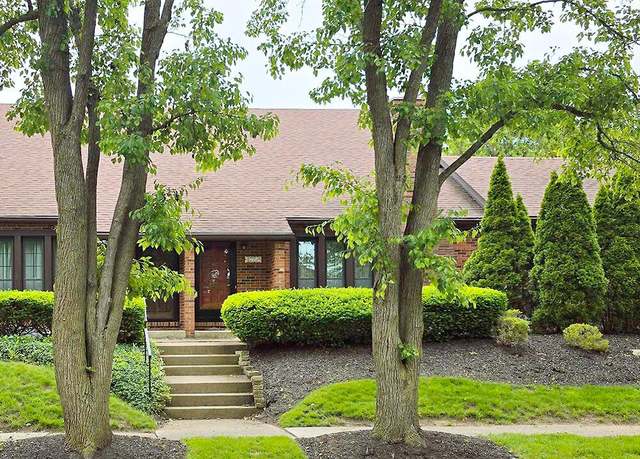 Property at 4760 Coach Rd #14, Columbus, OH 43220, 2 beds, 2 baths