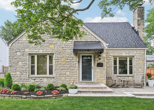 Photo of 1537 Barrington Rd, Upper Arlington, OH 43221