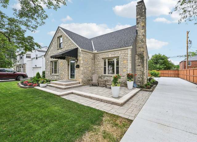 Photo of 1537 Barrington Rd, Upper Arlington, OH 43221
