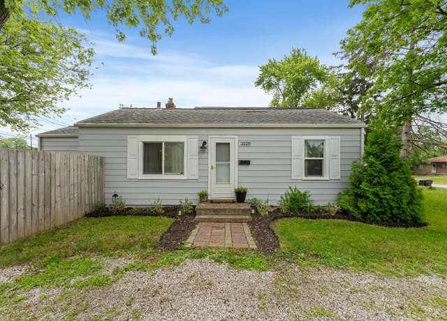 Property at 3029 Mcguffey Rd, Columbus, OH 43224, 2 beds, 1 bath