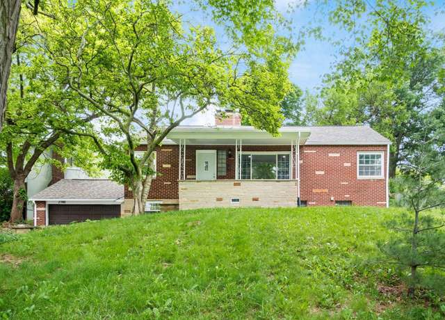 Property at 2780 Valleyview Dr, Columbus, OH 43204, 5 beds, 2 baths
