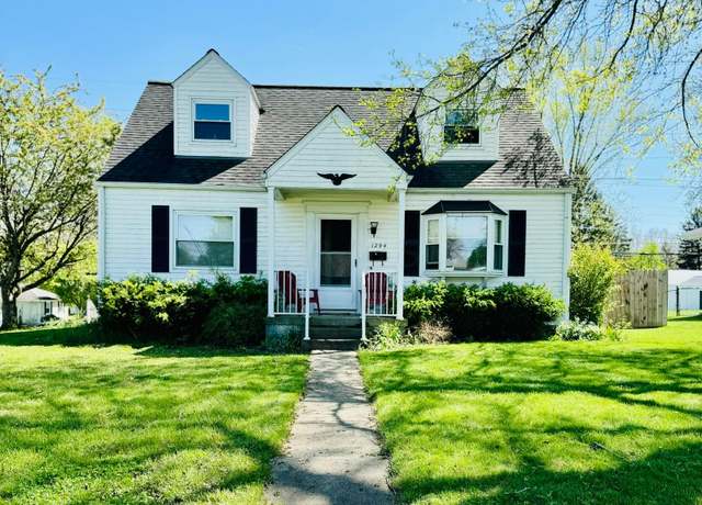 Property at 1294 E Fair Ave, Lancaster, OH 43130, 4 beds, 1.5 baths
