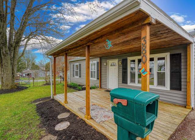 Property at 380 Hillview Dr, Johnstown, OH 43031, 3 beds, 1 bath