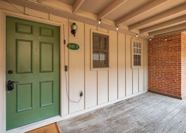 Property at 249 E Kossuth St Unit E, Columbus, OH 43206, 1 bed, 1 bath