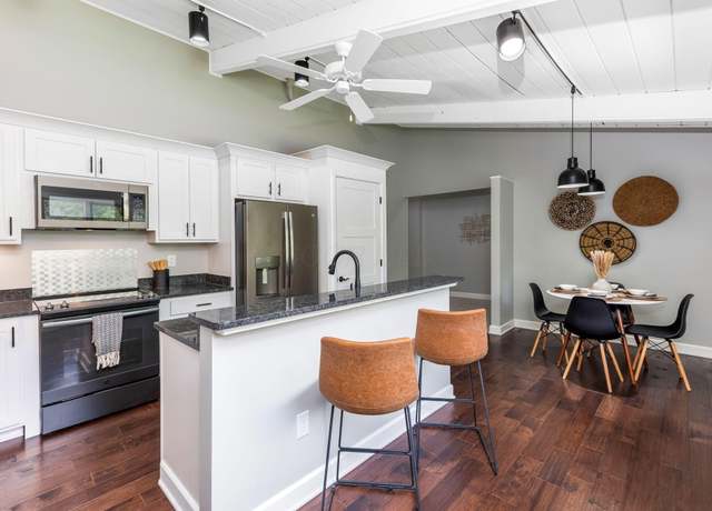 Property at 2109 W 5th Ave Unit C, Grandview Heights, OH 43212, 2 beds, 1 bath