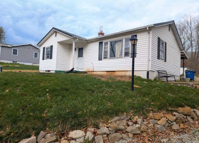 Property at 1858 Potts Ln, Zanesville, OH 43701, 3 beds, 2 baths