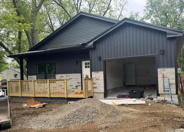 Property at 5725 Dahlia Dr NE, Thornville, OH 43076, 3 beds, 2 baths