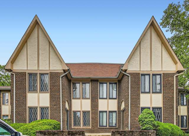 Property at 3264 Valley Lane South S, Columbus, OH 43231, 3 beds, 2.5 baths