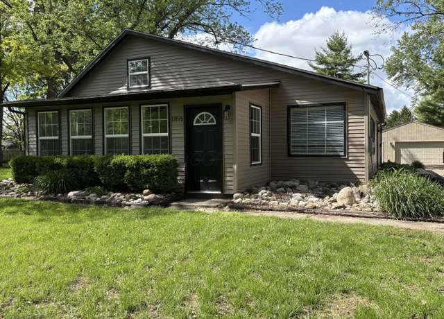 Property at 1896 Dyer Rd, Grove City, OH 43123, 3 beds, 2 baths