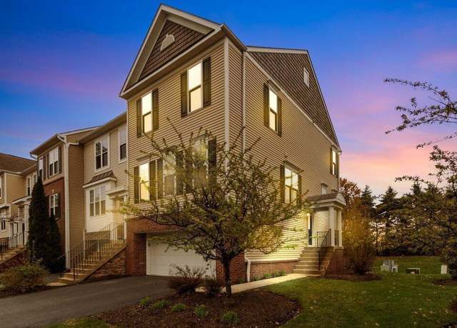 Property at 6165 Cenpac Ave, Columbus, OH 43213, 3 beds, 2.5 baths