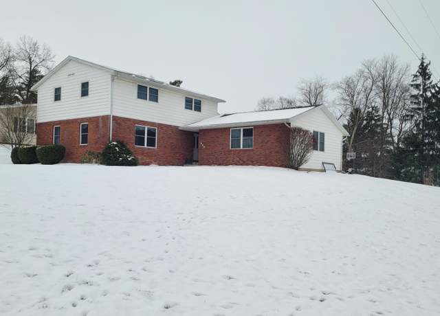 Property at 520 Military Rd, Zanesville, OH 43701, 3 beds, 2.5 baths