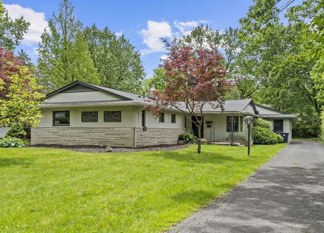 Property at 2249 E Broad St, Columbus, OH 43209, 3 beds, 2 baths