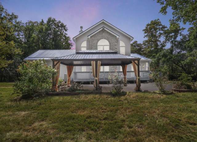 Property at 213 Sulphur Spring Rd, Chillicothe, OH 45601, 3 beds, 2.5 baths