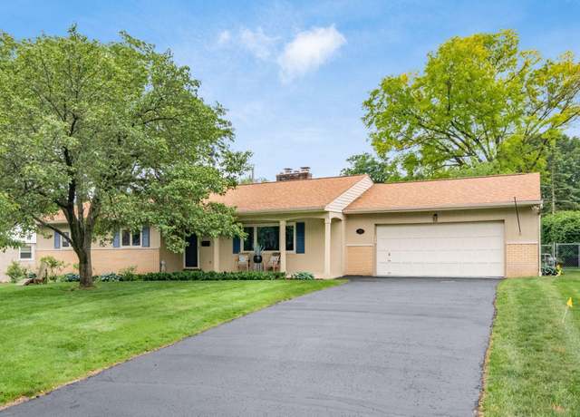 Property at 2105 Chardon Rd, Columbus, OH 43220, 3 beds, 2 baths