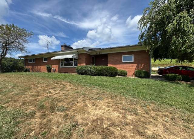 Property at 8236 Pleasant Valley Rd NE, Frazeysburg, OH 43822, 3 beds, 2 baths