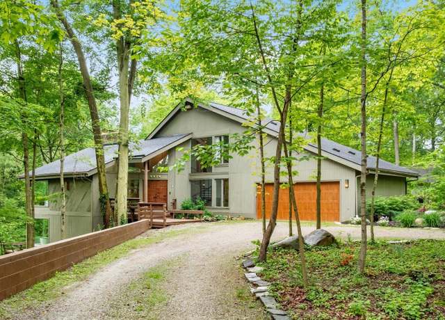 Property at 4171 Clotts Rd, Columbus, OH 43230, 4 beds, 3.5 baths