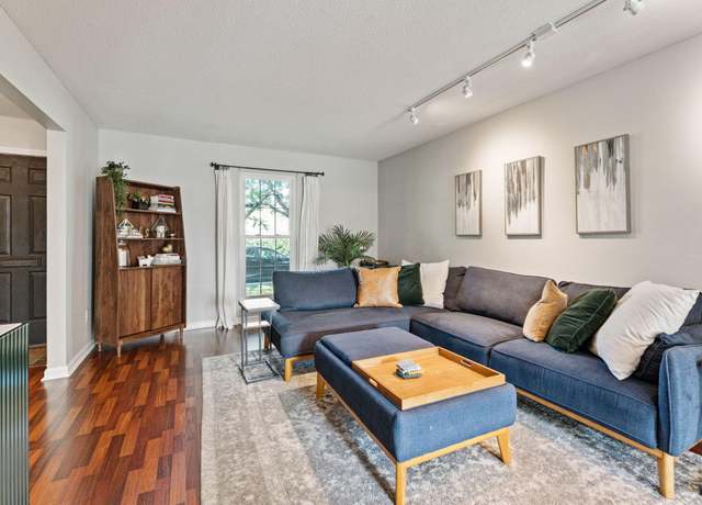 Property at 677 Providence Ave Unit C, Columbus, OH 43214, 2 beds, 1.5 baths