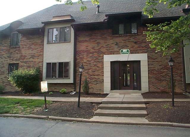 Property at 652 Olde Towne Ave Unit E, Columbus, OH 43214, 2 beds, 1 bath