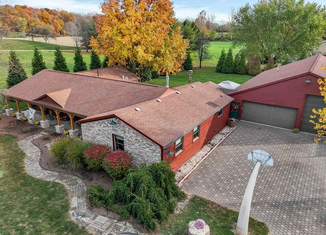 Property at 7871 Blacks Rd SW, Pataskala, OH 43062, 4 beds, 3 baths
