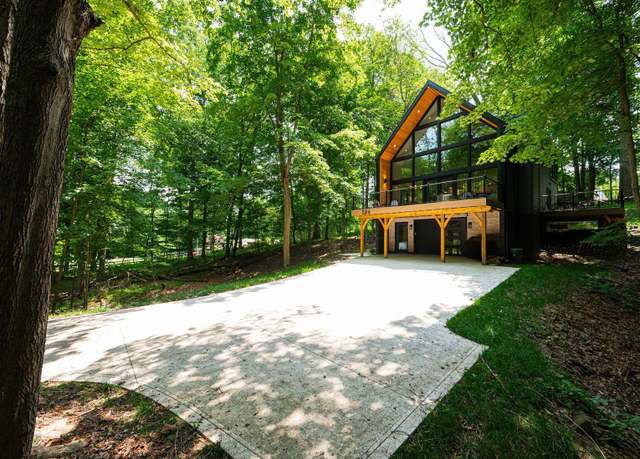 Property at 586 Crabapple Dr, Howard, OH 43028, 3 beds, 3 baths