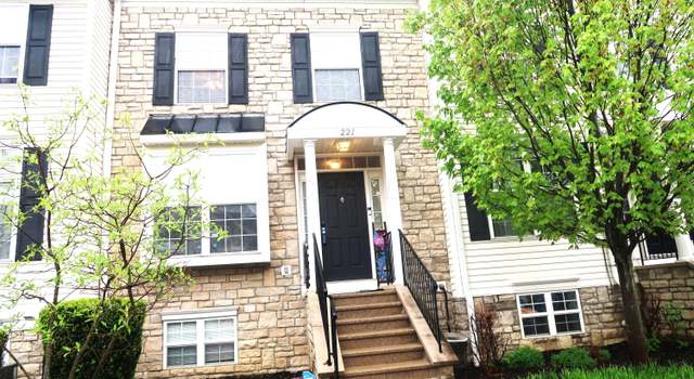 Photo of 221 Preswicke Ml, Blacklick, OH 43004