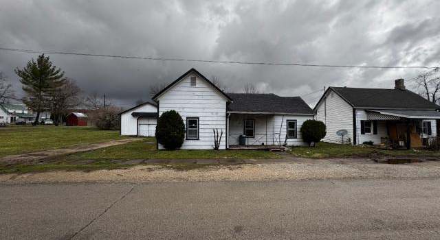 Photo of 28 Market St, Bloomingburg, OH 43106