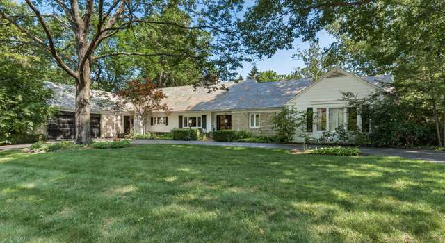 Photo of 207 Ashbourne Rd, Bexley, OH 43209
