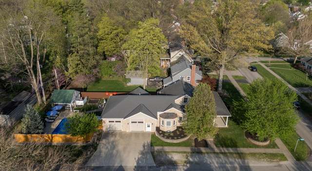 Photo of 130 W Beaumont Rd, Columbus, OH 43214