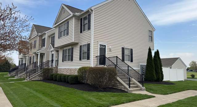 Photo of 492 Autumn Ridge Cir, Pickerington, OH 43147