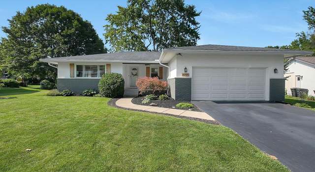 Photo of 6195 Meadow Wood Ln, Columbus, OH 43228