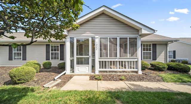 Photo of 1222 Hillview Cir E, Newark, OH 43055