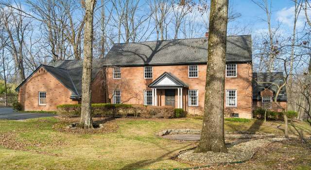 Photo of 826 Fairway Blvd, Whitehall, OH 43213