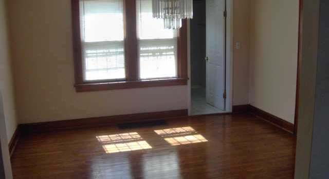 Photo of 1937 Merryhill Dr, Columbus, OH 43219