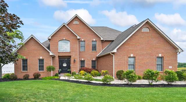 Photo of 222 Players Club Ct, Commercial Point, OH 43116