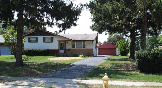 Photo of 825 Bernhard Rd, Columbus, OH 43213