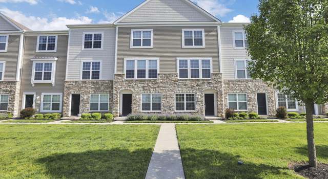 Photo of 483 Autumn Ridge Cir, Pickerington, OH 43147