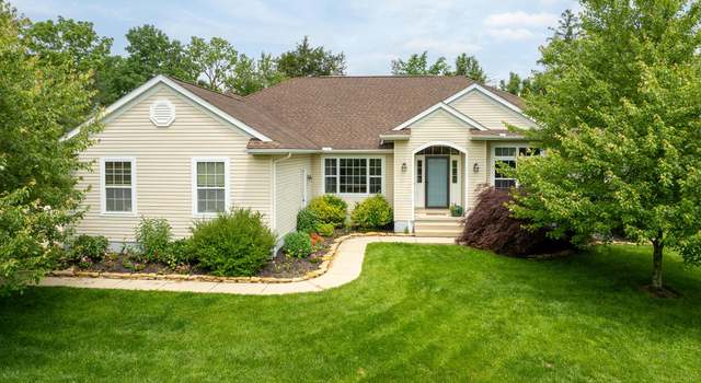 Photo of 60 E Pawnee Dr, Powell, OH 43065