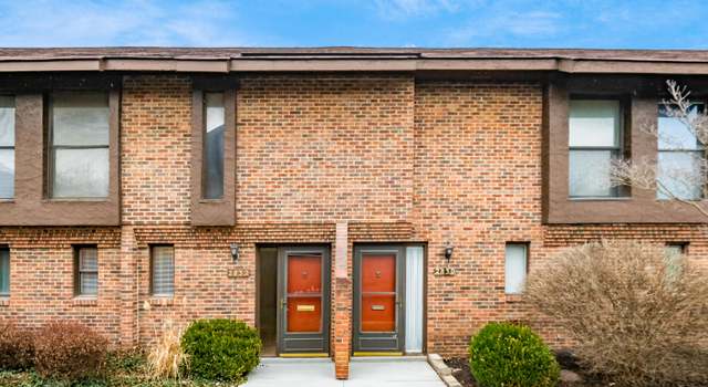 Photo of 2832 Churchill Dr #22, Upper Arlington, OH 43221
