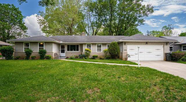 Photo of 2747 Castlewood Rd, Columbus, OH 43209