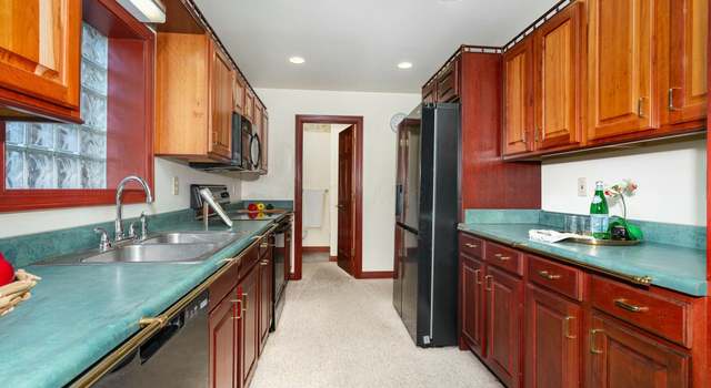 Property at 136 S Garfield Ave, Columbus, OH 43205, 2 beds, 2 baths